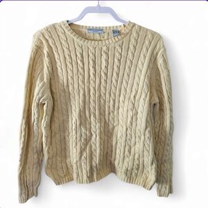 Vintage M cream cotton cable knit Crew Neck Sweater